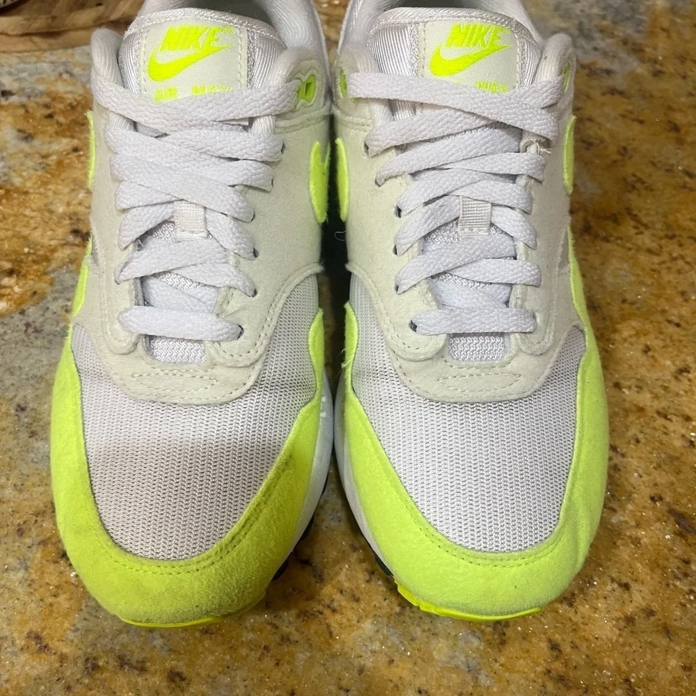 Nike Air Max 1 '87 Volt Suede size 7.5